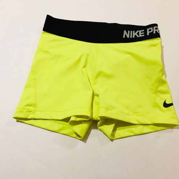 nike Pants - CUTE PRO NIKE SHORTS 🧘🏻‍♀️🚴🏻‍♂️